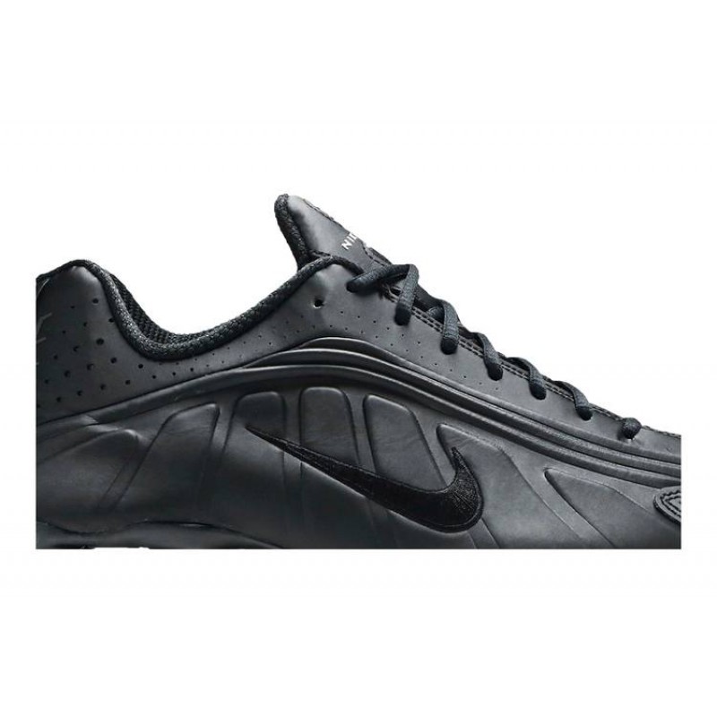 Shox R4 'Triple Black' Shox R4 'Triple Black'