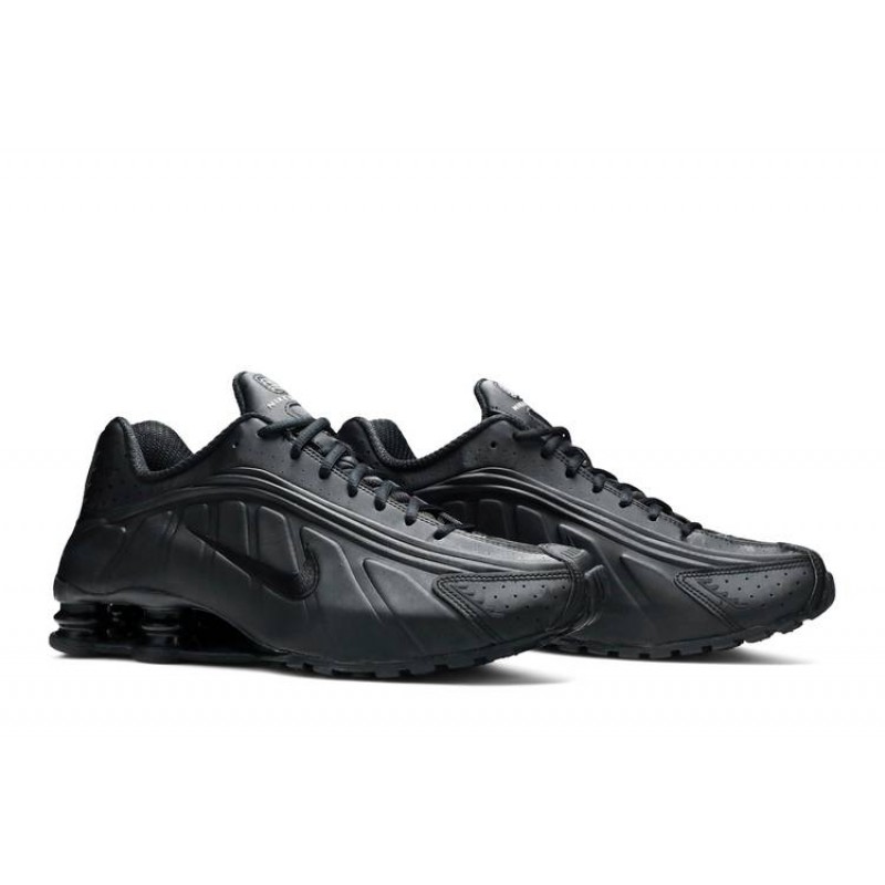 Shox R4 'Triple Black' Shox R4 'Triple Black'