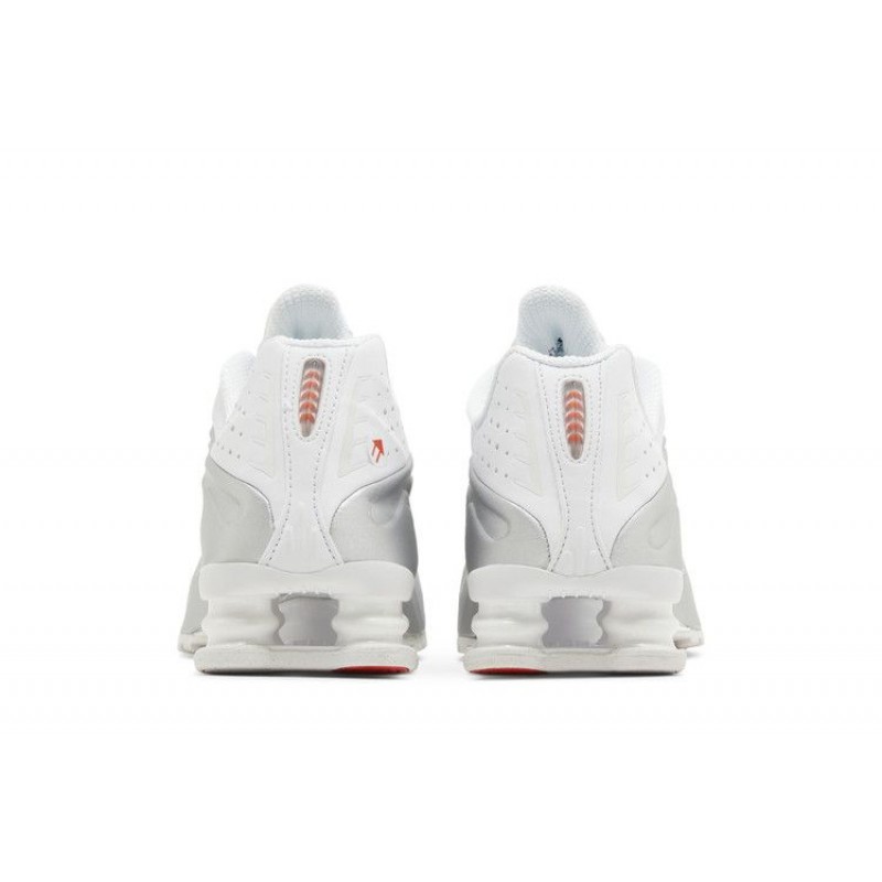 Wmns Shox R4 'White Metallic' 2024 Wmns Shox R4 'White Metallic' 2024