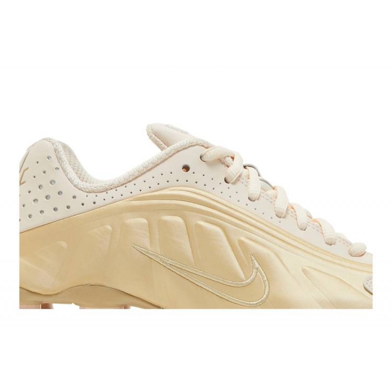 Wmns Shox R4 'Guava Gold' Wmns Shox R4 'Guava Gold'