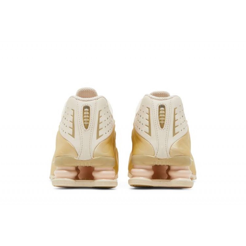 Wmns Shox R4 'Guava Gold' Wmns Shox R4 'Guava Gold'