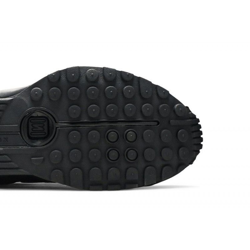 Shox R4 'Triple Black' Shox R4 'Triple Black'
