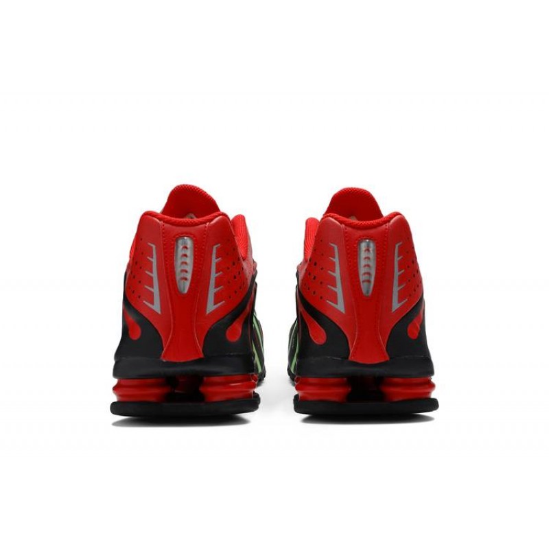 Neymar Jr. x Shox R4 'São Paulo Markets' Neymar Jr. x Shox R4 'São Paulo Markets'