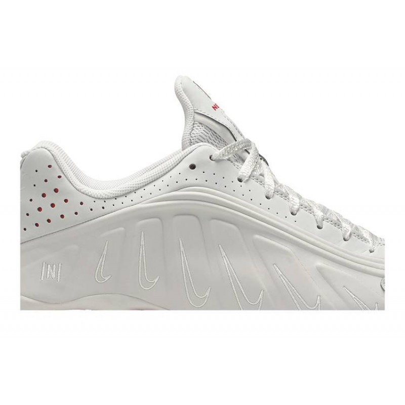 Neymar Jr. x Shox R4 'Platinum Tint' Neymar Jr. x Shox R4 'Platinum Tint'