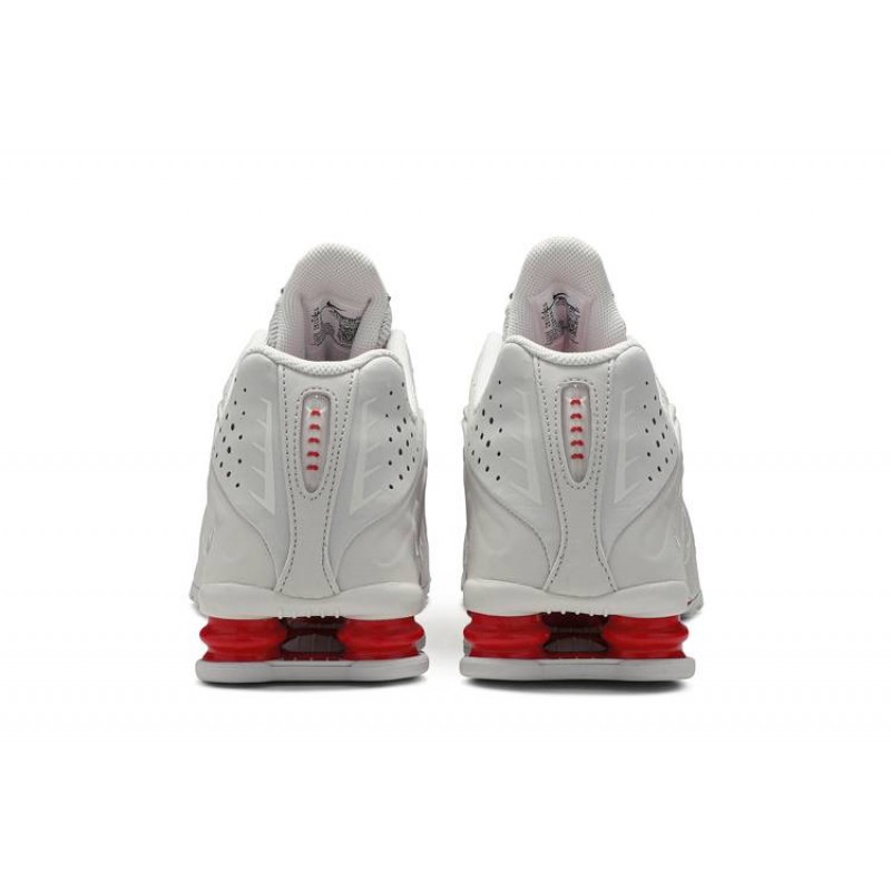 Neymar Jr. x Shox R4 'Platinum Tint' Neymar Jr. x Shox R4 'Platinum Tint'